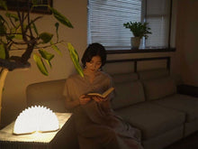 画像をギャラリービューアに読み込む, ポケットサイズのくつろぎランプ「MABATAKI LAMP」 - NIGオンラインストア
